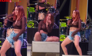 Anitta Nua em Show Mostrando os Peitos